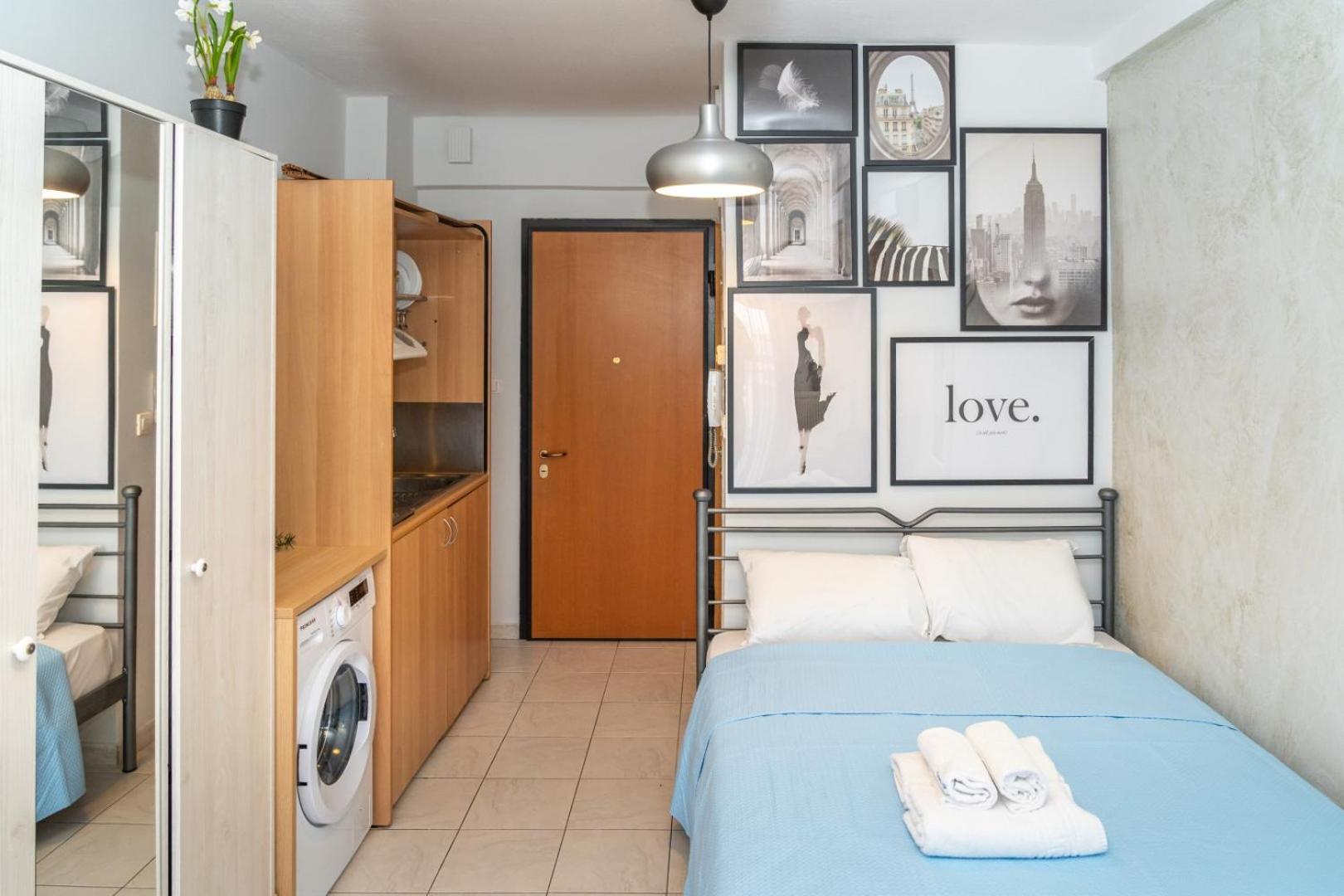 Kosmos Service Apartment Beautiful Studio 3 With Additional Cost Parking 塞萨洛尼基 外观 照片