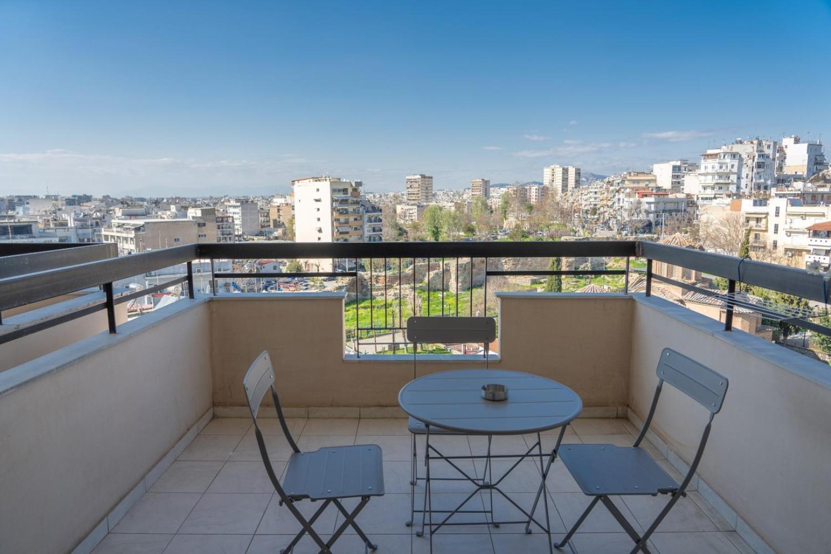 Kosmos Service Apartment Beautiful Studio 3 With Additional Cost Parking 塞萨洛尼基 外观 照片