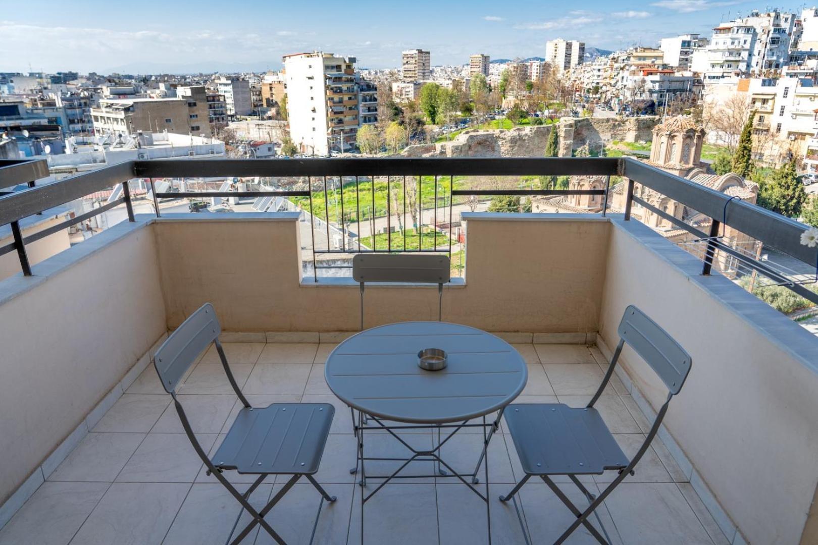 Kosmos Service Apartment Beautiful Studio 3 With Additional Cost Parking 塞萨洛尼基 外观 照片