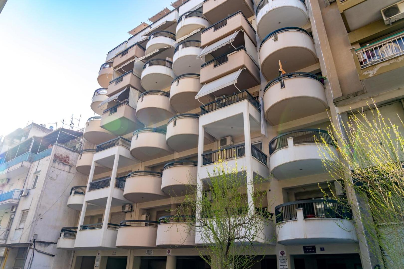 Kosmos Service Apartment Beautiful Studio 3 With Additional Cost Parking 塞萨洛尼基 外观 照片